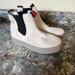 Keds The Platform Chelsea Lug Boots Women Size 9